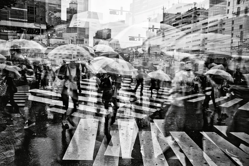 TOKYO CROSSING VI - Limited Edition of 3 Photograph by Sven Pfrommer