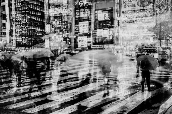 TOKYO CROSSING III - Limited Edition of 3 Photograph by Sven Pfrommer